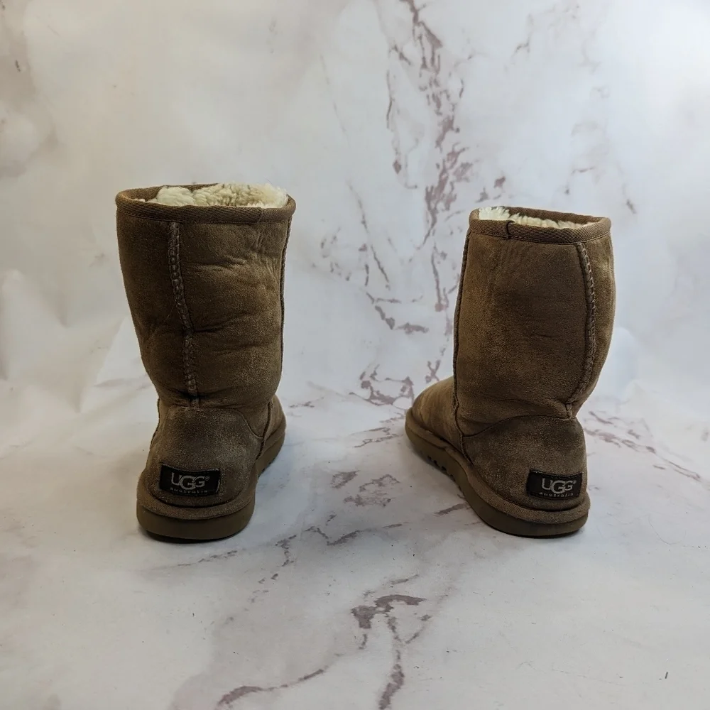 Ugg Boots Women US 6 EU 37 Short Ankle Bootie Chestnut Tan Brown Shearling 5825